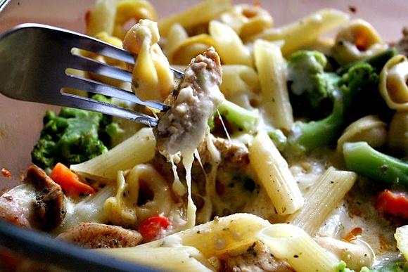 Zapiekanka z tortellini i kurczakiem gyros