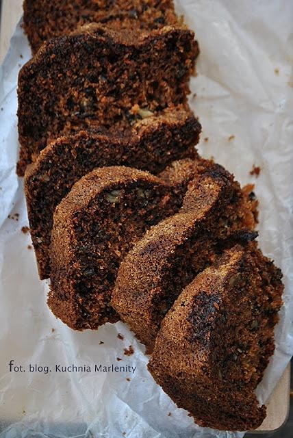 Babka bananowo-orzechowa z aromatem kawy