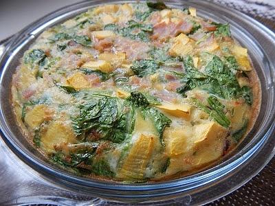 Omlet zapiekany ze szpinakiem szynką i boczkiem