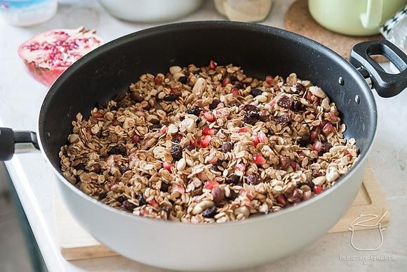 Granola z granatem