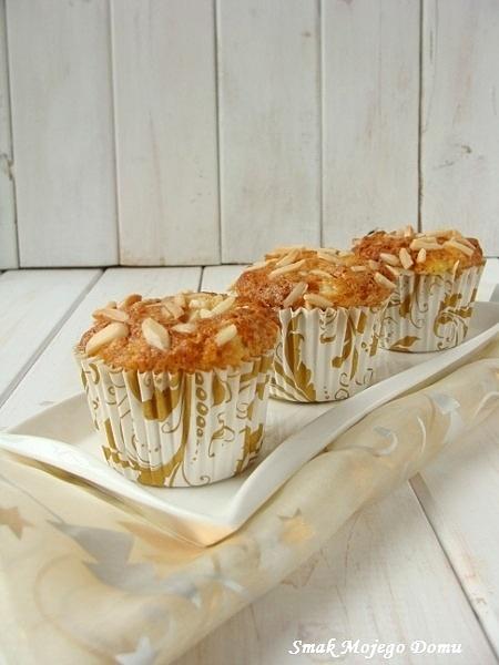 Cytrynowe muffinki z ananasem