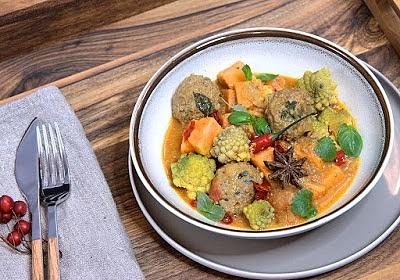 Curry z batatów i kalafiora ze względu na kulki wołowe
