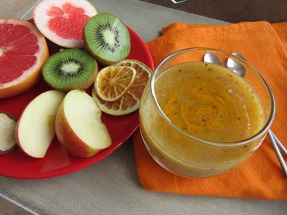 Smoothie z ananasa, kiwi i grejpfruta