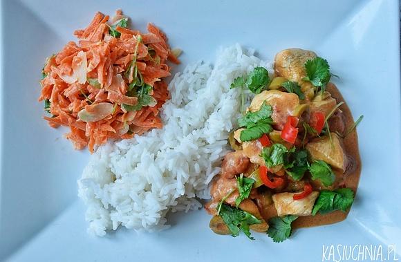 Curry z kurczakiem i ciecierzycą