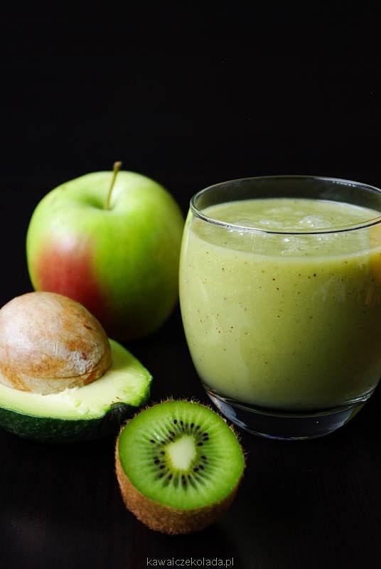 Smoothie z jabłka, awokado i kiwi