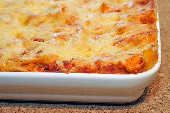 Lasagne z mięsem drobiowym i serem, szybka do przygotowania