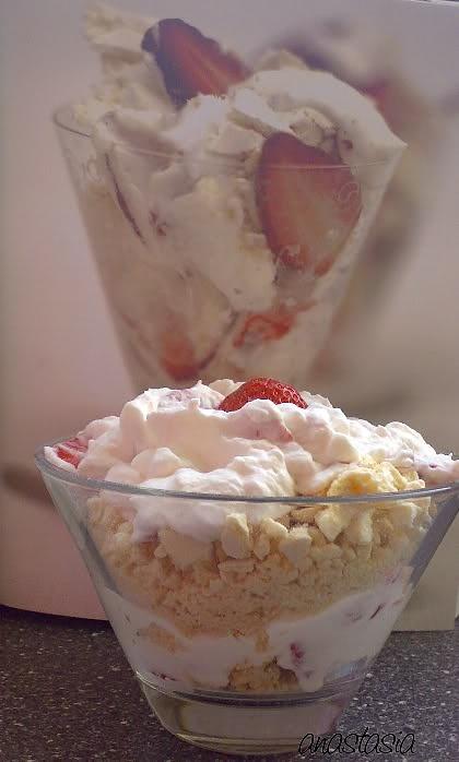 Eton Mess angielski deser z truskawkami i bezami