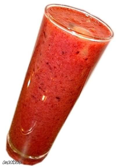 Smoothie z owoców leśnych i pomarańczy