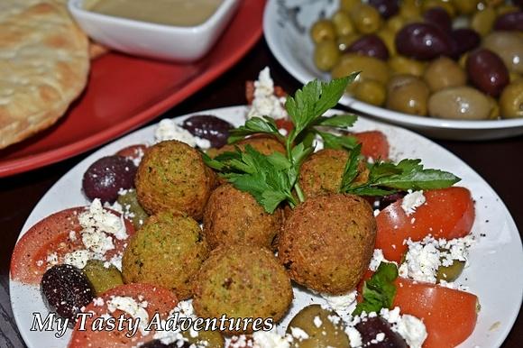 Falafel – Przepis na tradycyjne bliskowschodnie kotlety z ciecierzycy