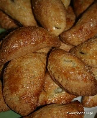Kruche pierożki z jabłkami
