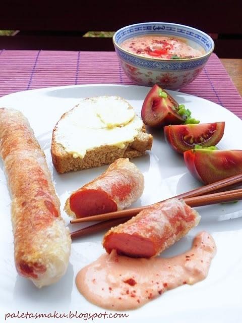 Parówki po wietnamsku z pikantnym sosem chili