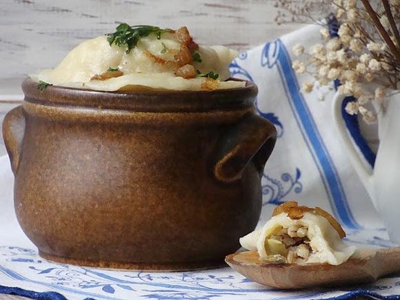 Pierogi z kaszą pęczak i zielonkami