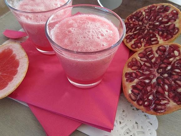 Zdrowy sok z granatu grejpfruta i gruszek
