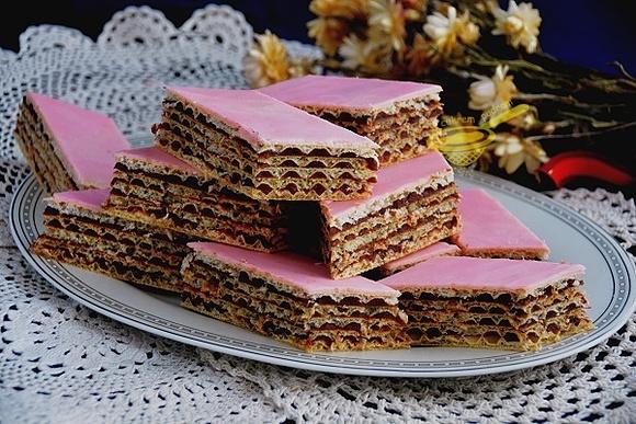 Wafel czekoladowo-owocowy z galaretką