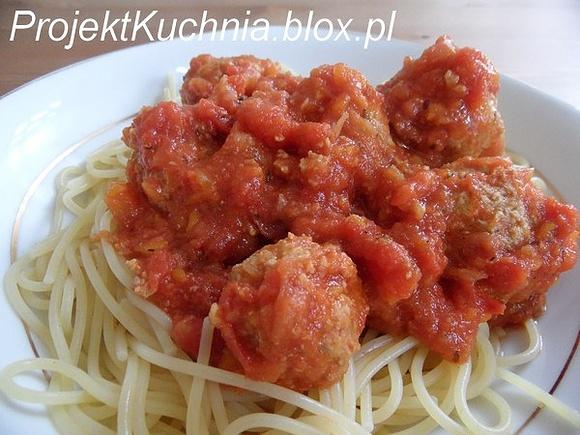 Spaghetti z parmezanowymi klopsikami