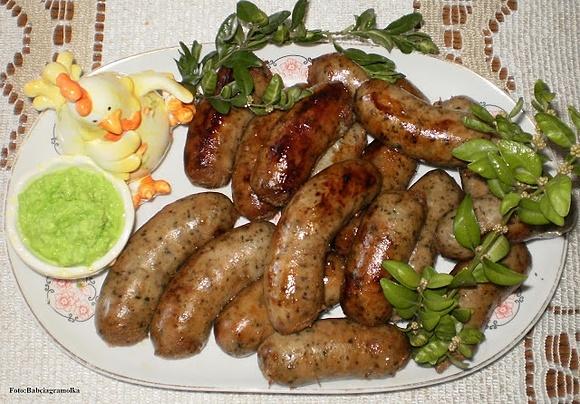 Biała kiełbasa obsmażana w miodzie