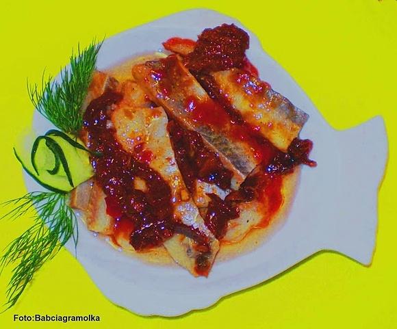 Śledź z suszonymi pomidorami