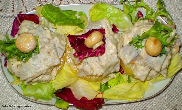 Śledź z ananasem