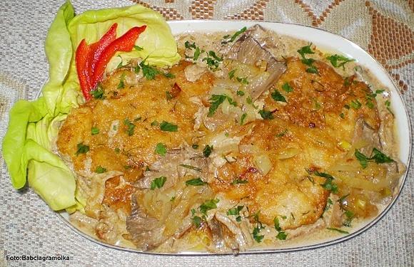 Kotlety schabowe duszone z boczniakami