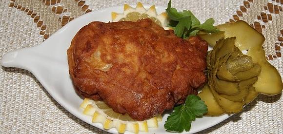 Dorsz w pikantnym cieście z cebulą