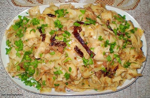 Makaron Tagliatelle z mięsem i suszonymi pomidorami