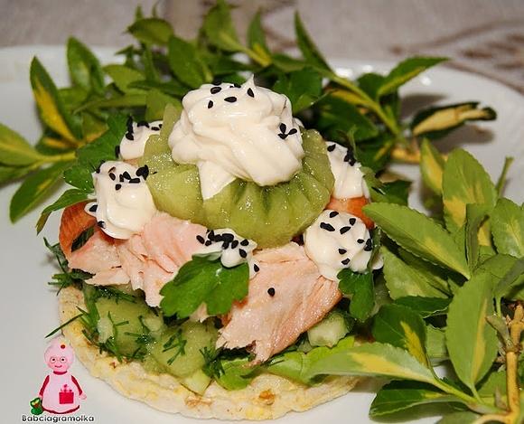 Łosoś kusi kiwi nęci