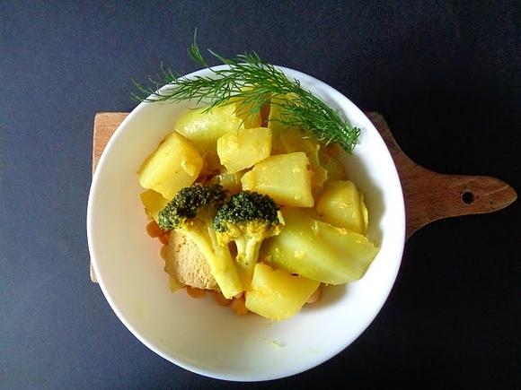Kalarepka z kapustą i tofu