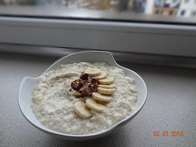 Owsianka z jabłkiem, bananem i białkiem - puszysty sposób na śniadanie