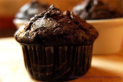 Pełnoziarniste czekoladowe muffinki