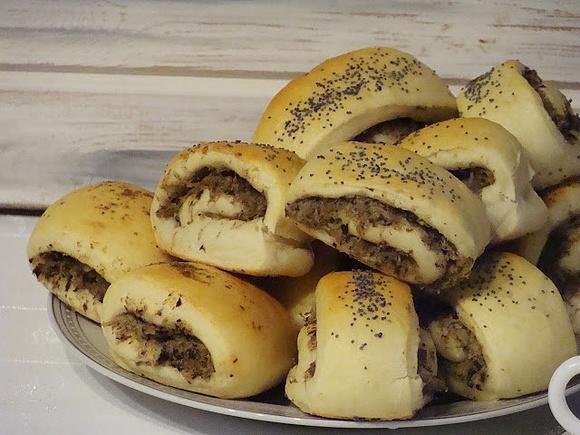 Ziemniaczano-drożdżowe paszteciki z kapustą i grzybami
