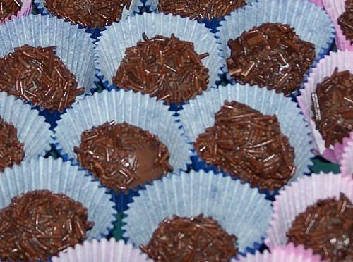 Brigadeiro - brazylijski słodki przysmak z mleka skondensowanego