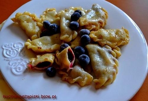 Słodkie pierożki z borówką na obiad