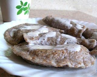 Razowe pierożki z jagodami