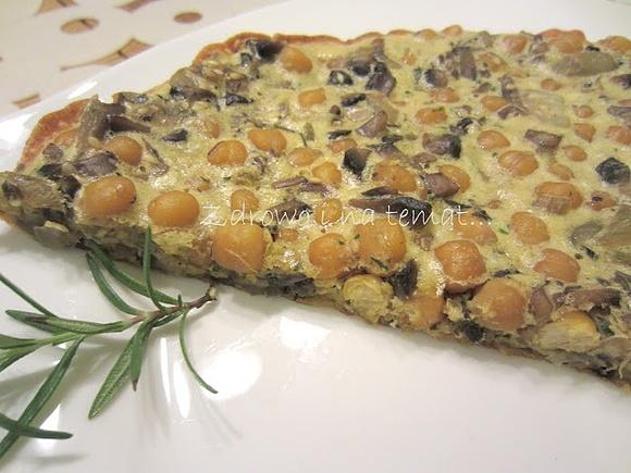 Omlet z cieciorką i pieczarkami