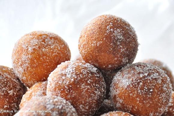 Pączki z serkiem, maleńkie kuleczki słodkie