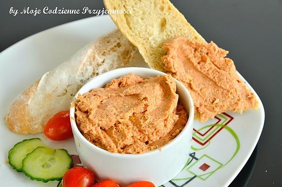 Kremowa pasta z kurczaka z suszonymi pomidorami