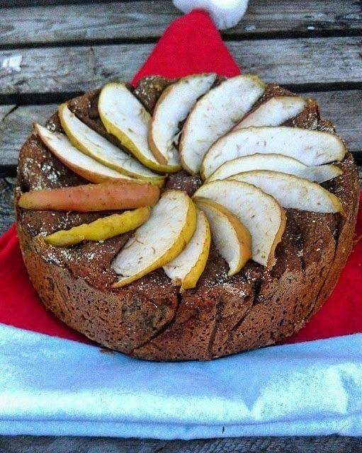 Mikołajkowa szarlotka drożdżowa