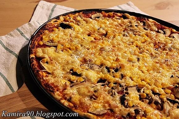 Domowa pizza pieczarkowa