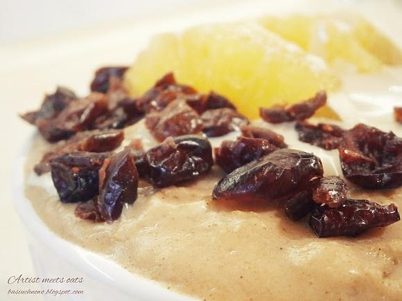 Owsianka z cynamonem, pomarańczą i tahini