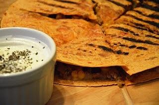 Quesadilla z mięsem mielonym