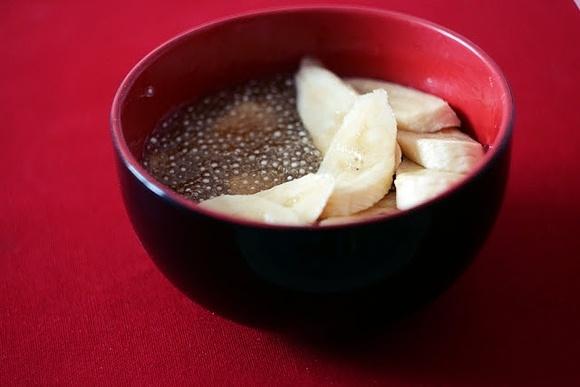Tapioka na syropie klonowym z bananem