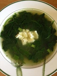 Zupa ze szpinaku z tofu