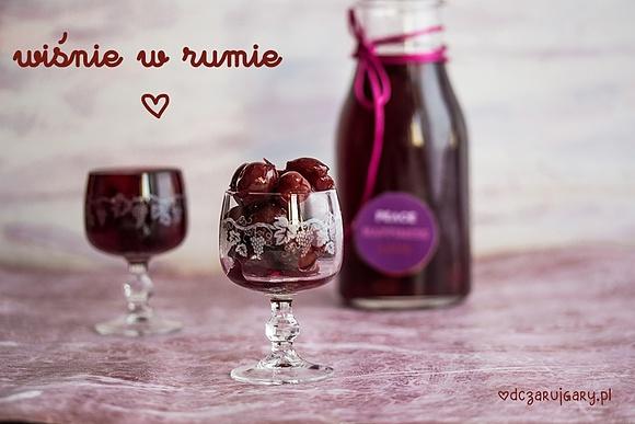 Wiśnie w rumie - przepyszna nalewka na święta