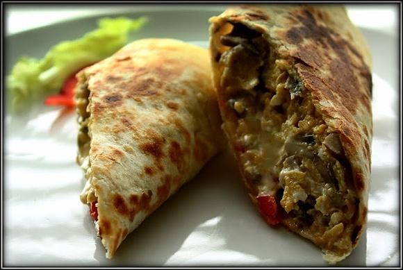 Tortilla z jajecznicą i pieczarkami