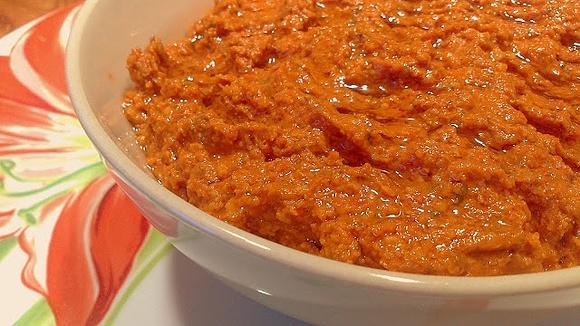 Pesto z suszonych pomidorów z pestkami dyni