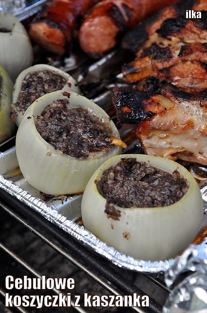 Cebulowe koszyczki z kaszanką