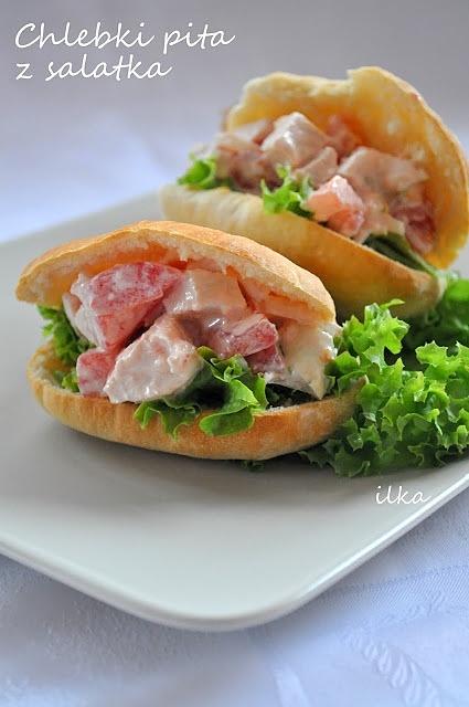 Chlebki pita z sałatką z kurczaka