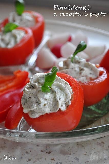 Pomidorki z ricottą i pesto