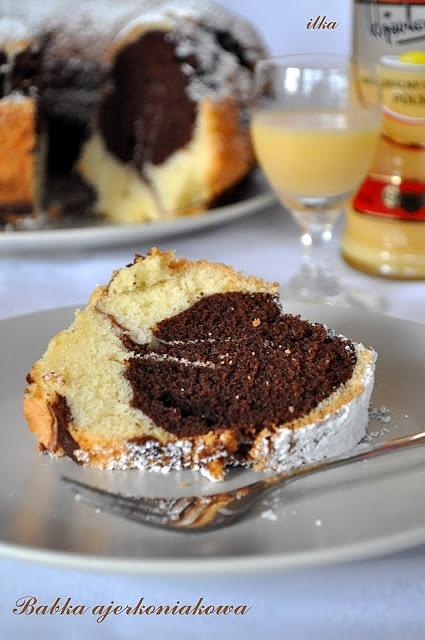 Babka ajerkoniakowa