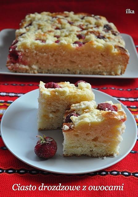Ciasto drożdżowe z owocami